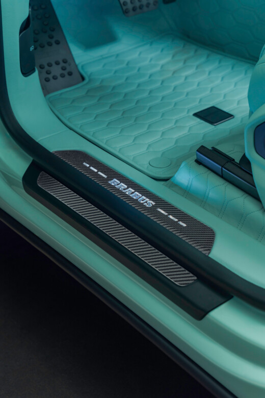 BRABUS 900_Lambo_Urus_On Location (60)-520x780